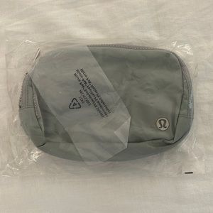 Lululemon belt bag Silver Drop